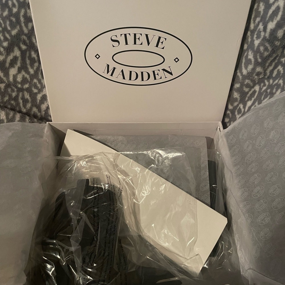 Steve Madden women’s Zora fashion boot